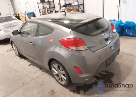 2016 Hyundai Veloster z USA, uszkodzony, nr VIN KMHTC6AD2GU268765